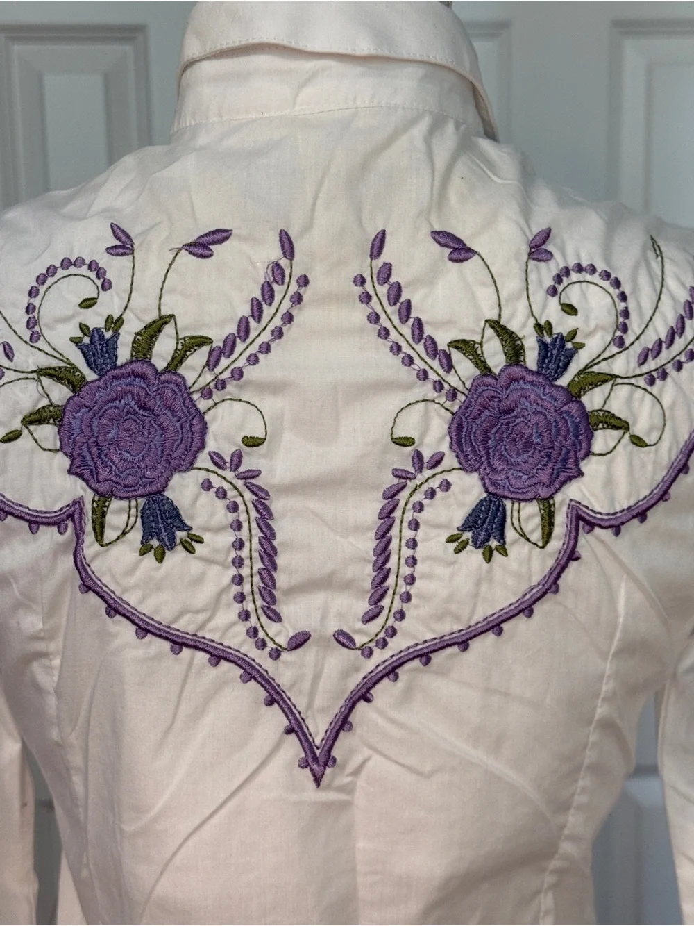 VTG Style Cowgirl Pearl Snap Western Shirt Purple Floral Embroidery Sz S